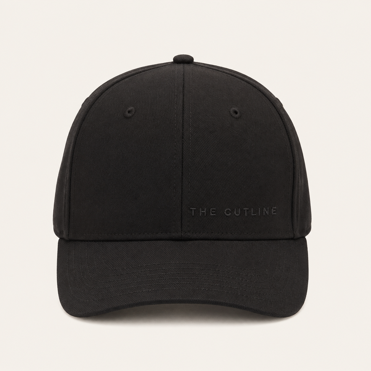 THE CUTLINE Steady Cap in Schwarz mit dezentem Logo – Frontansicht