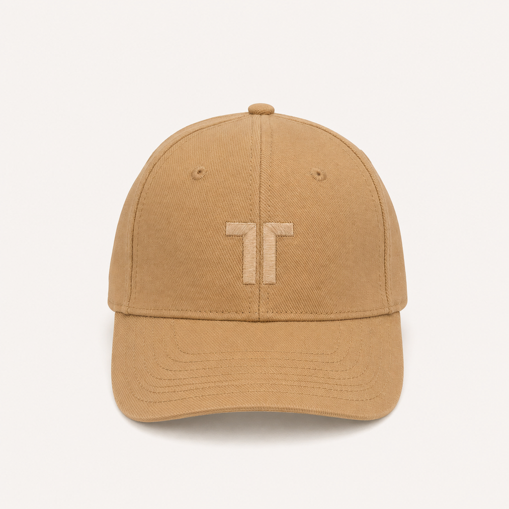 THE CUTLINE Steady Cap in Sand – Frontansicht